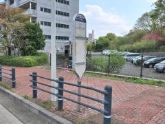 「松木小学校入口」バス停留所