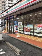 セブンイレブン　鶴賀店