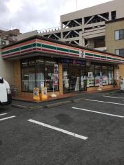 セブンイレブン　鶴賀店