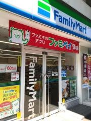ファミリーマート　日進駅店