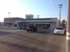 ファミリーマート　三津屋南店