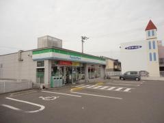 ファミリーマート　三津屋南店