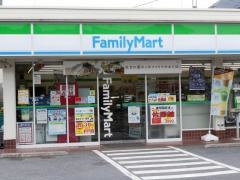 ファミリーマート　小坂旭町店