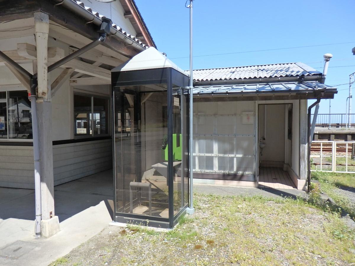 新潟県糸魚川市　市振駅　付属設備