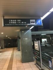 「津新町駅前」バス停留所
