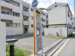「伊島校前」バス停留所