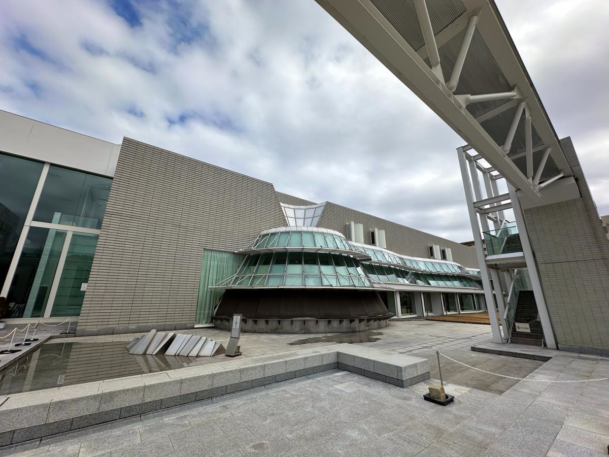 岐阜県図書館