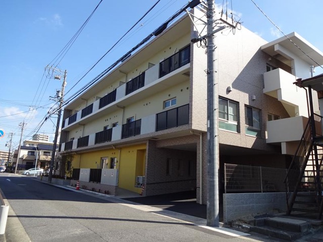 サービス付き高齢者向け住宅 スワーヴ植田一本松 施設外観