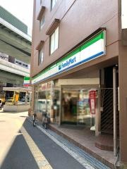 ファミリーマート　阿波座駅前店