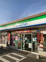 ファミリーマート　東郷白土店