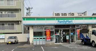 ファミリーマート　港明正店