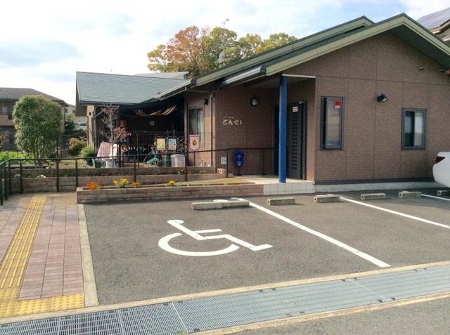 どんぐり 建物全景