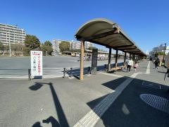 「鶴ケ峰駅」バス停留所