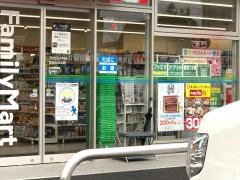 ファミリーマート　笠松みなみ店