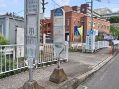 「聖マリアンナ医大入口」バス停留所