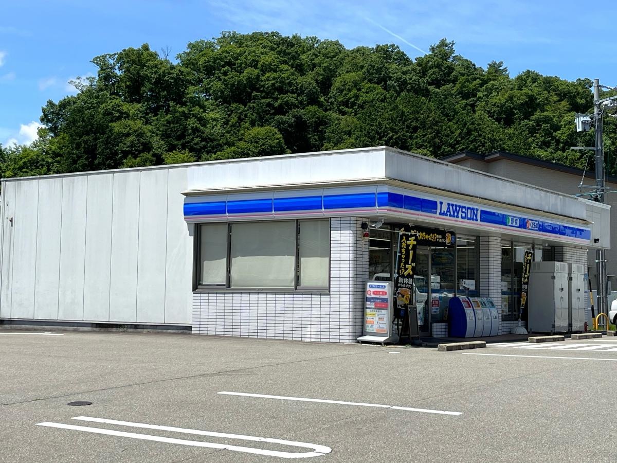 建物左斜め