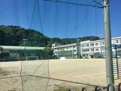 春日小学校