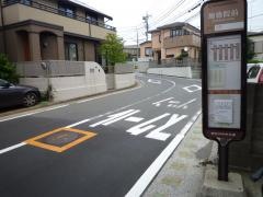 「増徳院前」バス停留所