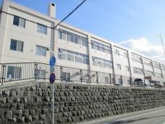 潮見台小学校