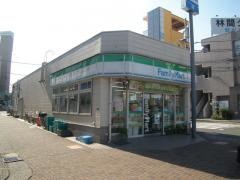ファミリーマート　中央林間駅前店