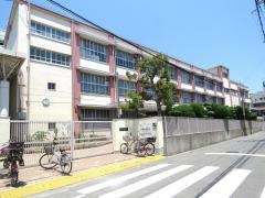 平野西小学校