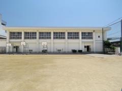 平野西小学校