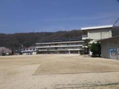出部小学校
