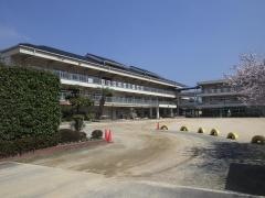 出部小学校