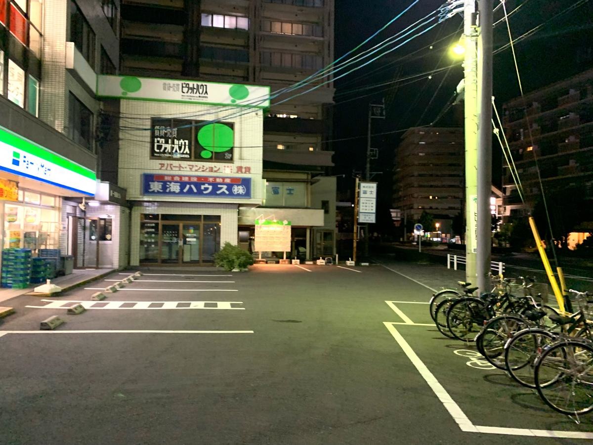 ファミリーマート三河安城駅前店