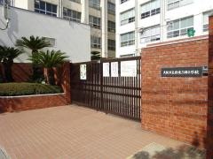 新東三国小学校