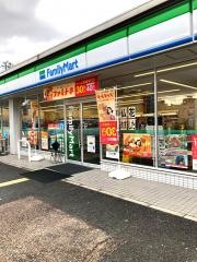 ファミリーマート　王寺本町一丁目店