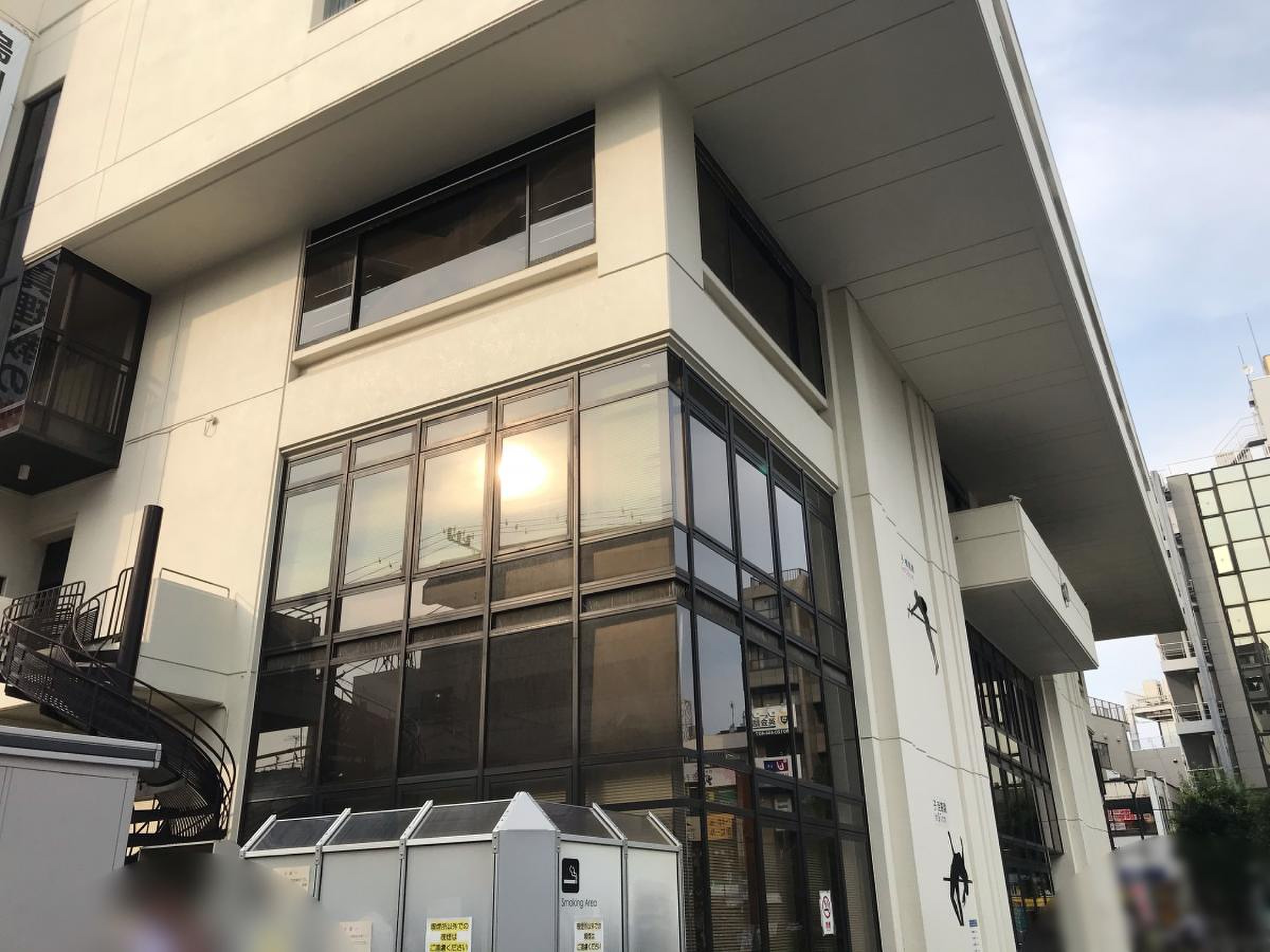 烏山 区 民 会館