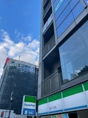 ファミリーマート　谷町一丁目店