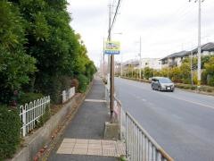 「梅の里住宅西」バス停留所