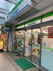ファミリーマート　晴海トリトン店