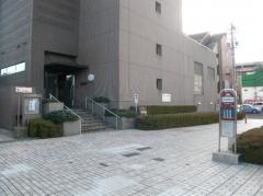 「美術館前」バス停留所