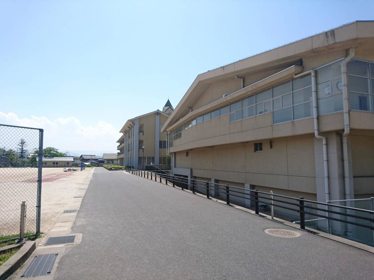 八頭中学校