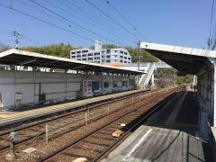 阿品東駅