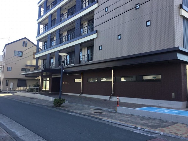 介護老人保健施設平安の森 建物全景