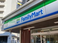 ファミリーマート　東戸塚駅東口店
