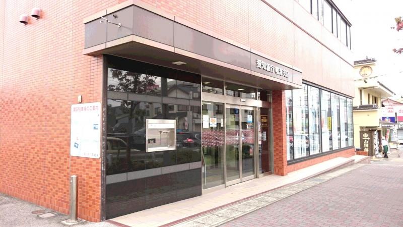 愛知銀行鳴海支店の出入り口