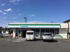 ファミリーマート　岩切青津目店