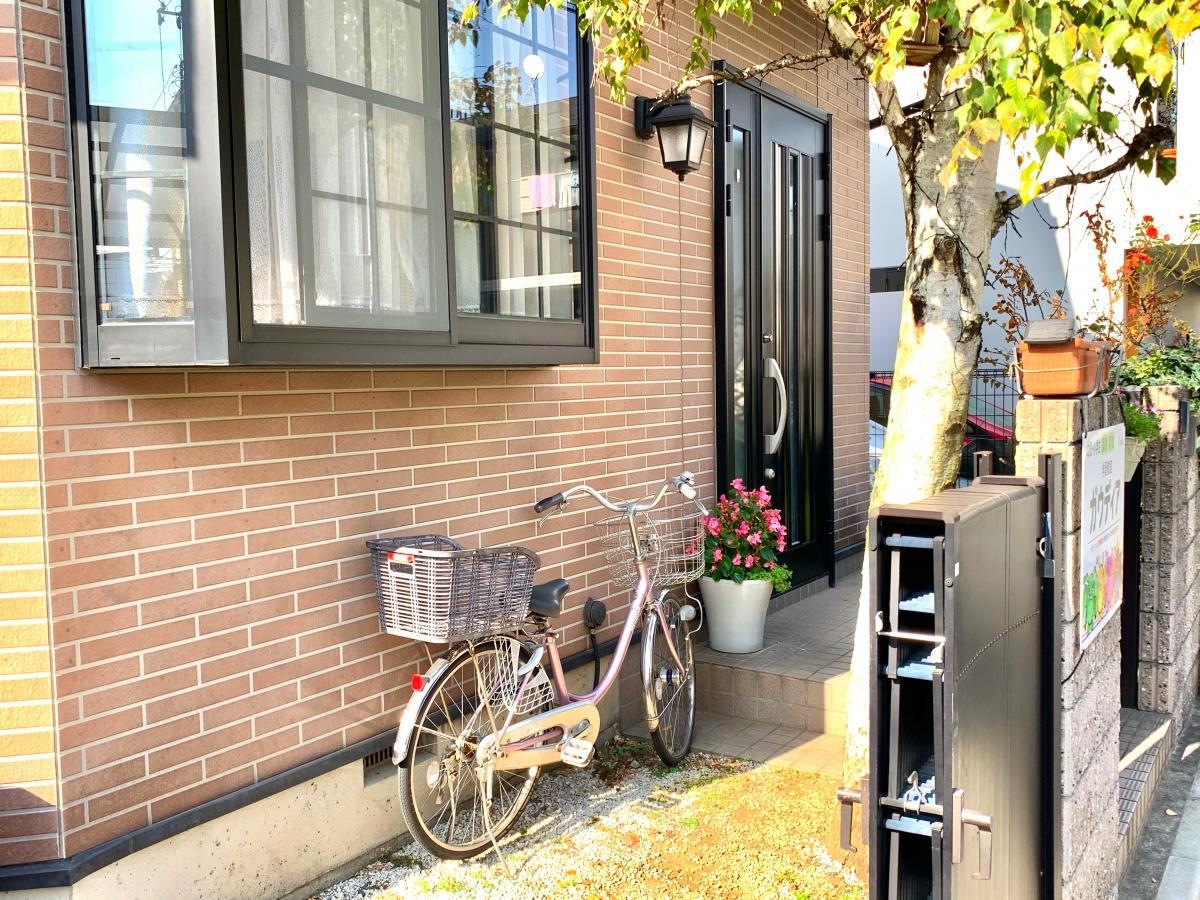 ガウディア 常盤教室の南側からのエントランス外観