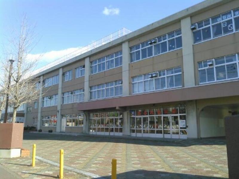 新陵小学校