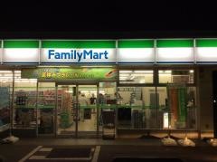 ファミリーマート　伊勢崎坂東大橋店