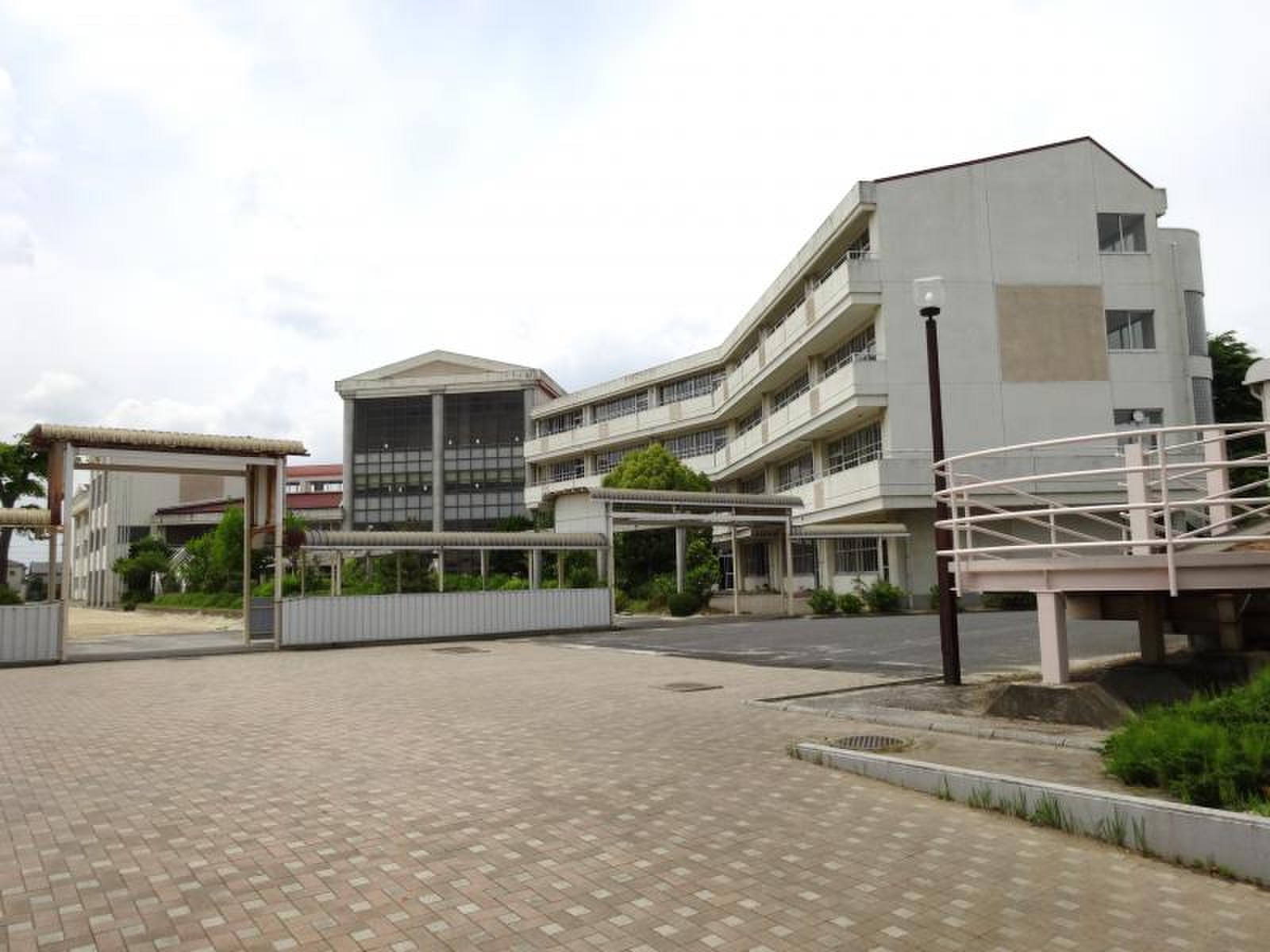 吉川 東 中学校