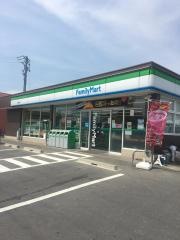 ファミリーマート　高見台店