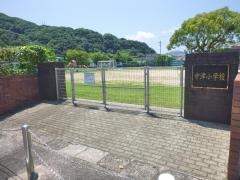 中津小学校