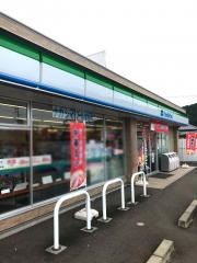 ファミリーマート　関小屋名店