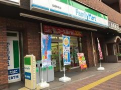 ファミリーマート　伝通院前店